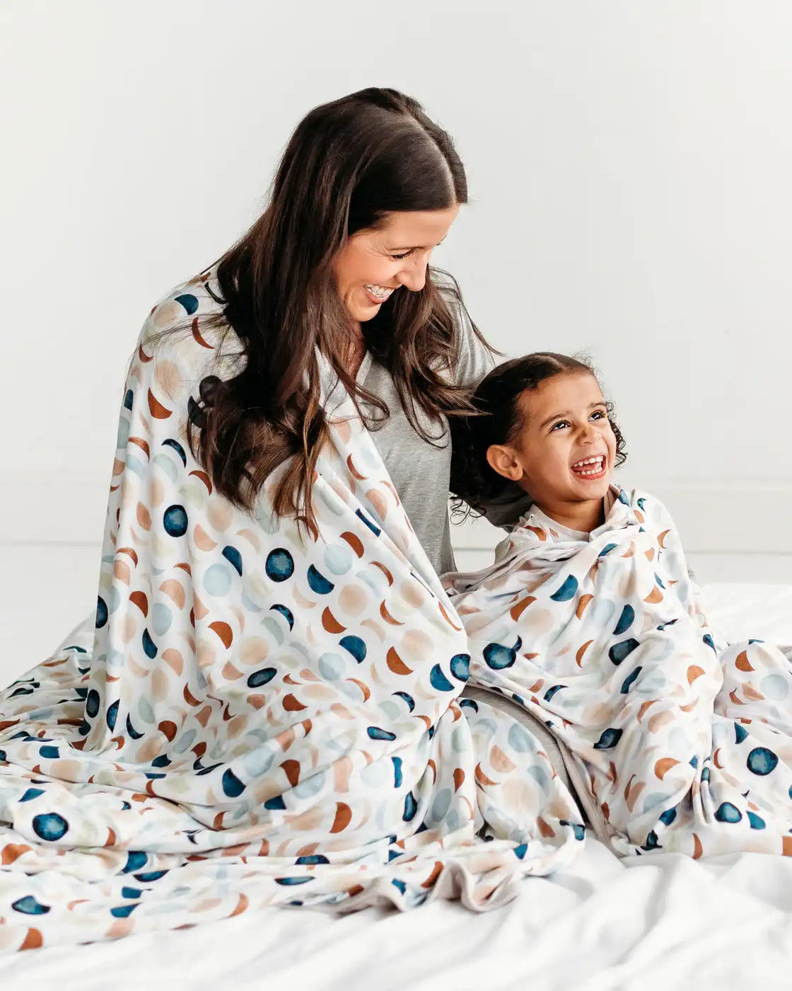 Luna Neutral Oversized Cloud Blanket®